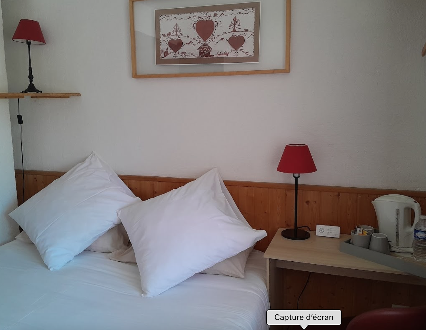 Chambre de l'hôtel La Source partenaire des stages de tennis dans le Val d'Allos