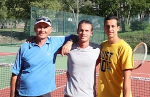 Photos des moniteurs de tennis du Val d'Allos après la fin des stages de tennis adultes et jeunes