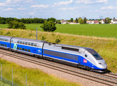 TGV vers Aix en Provence TGV qui donne accès aux liaisons d'autocars vers les stages de tennis du Val d'Allos