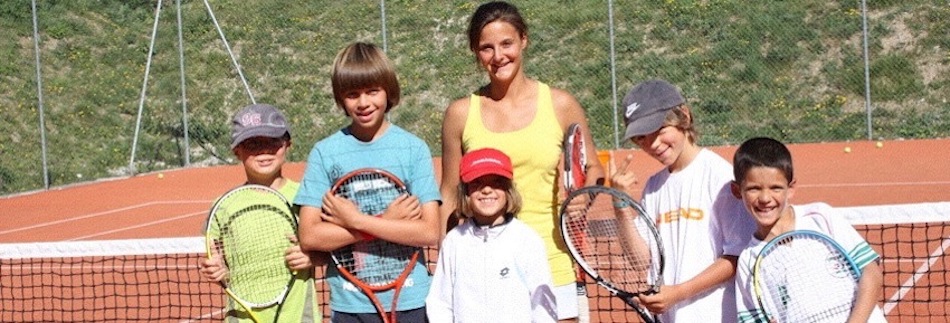 stagiaires de tennis enfants des stages de tennis pour jeunes dans le Val d'allos